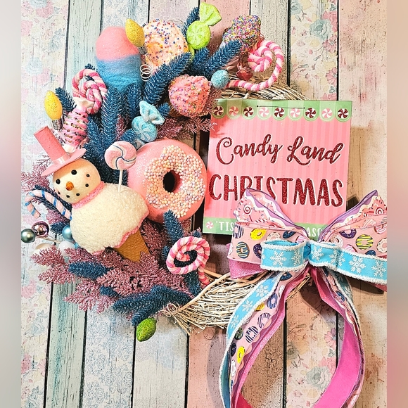 Candyland Christmas wreath 5 - Picture 9 of 12